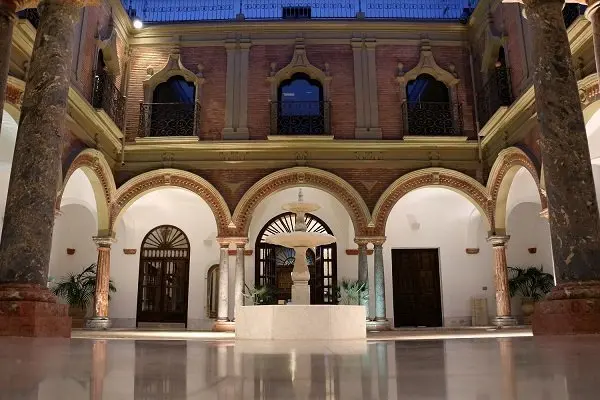 1.2.palacio_de_los_condes_de_santa_ana.aut_.miguel.a.cabeza_cdelegacion_de_turismo-excmo._ayuntamient