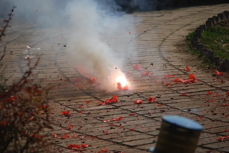 firecracker-17163_960_720