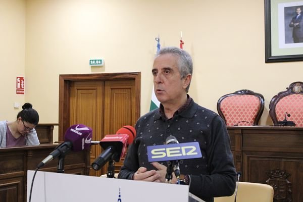 Juan Pérez durante la comparecencia de prensa de ayer_opt