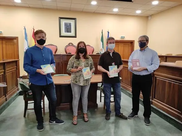 Lourdes Parra junto a los representantes de Intercentros y CCA_opt