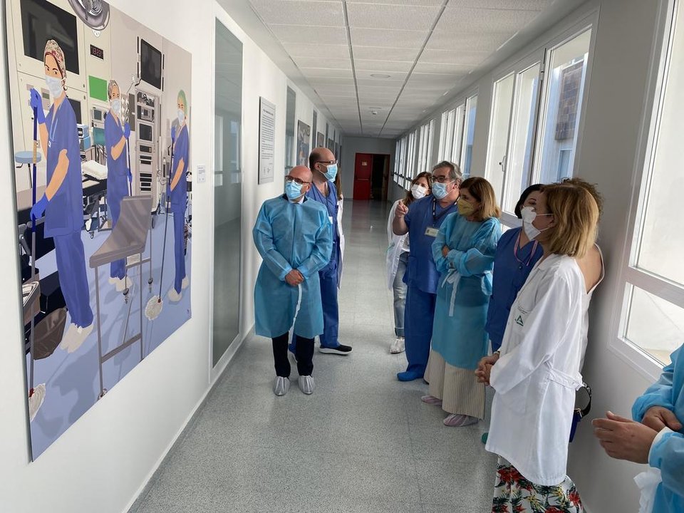 22 07 21 las ilustraciones retratan la labor diaria de los profesionales que asisten y cuidan al paciente en el área quirúrgica