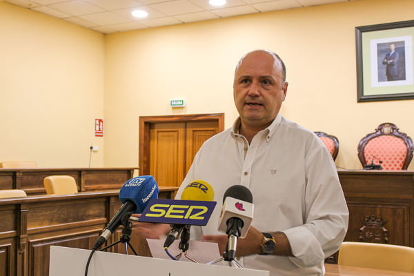 César del Espino durante la rueda de prensa_opt