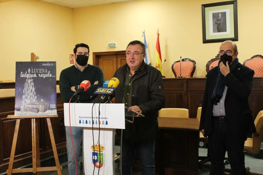 Enrique Reyes presenta el concierto junto a Jos&eacute; Pedro Moreno