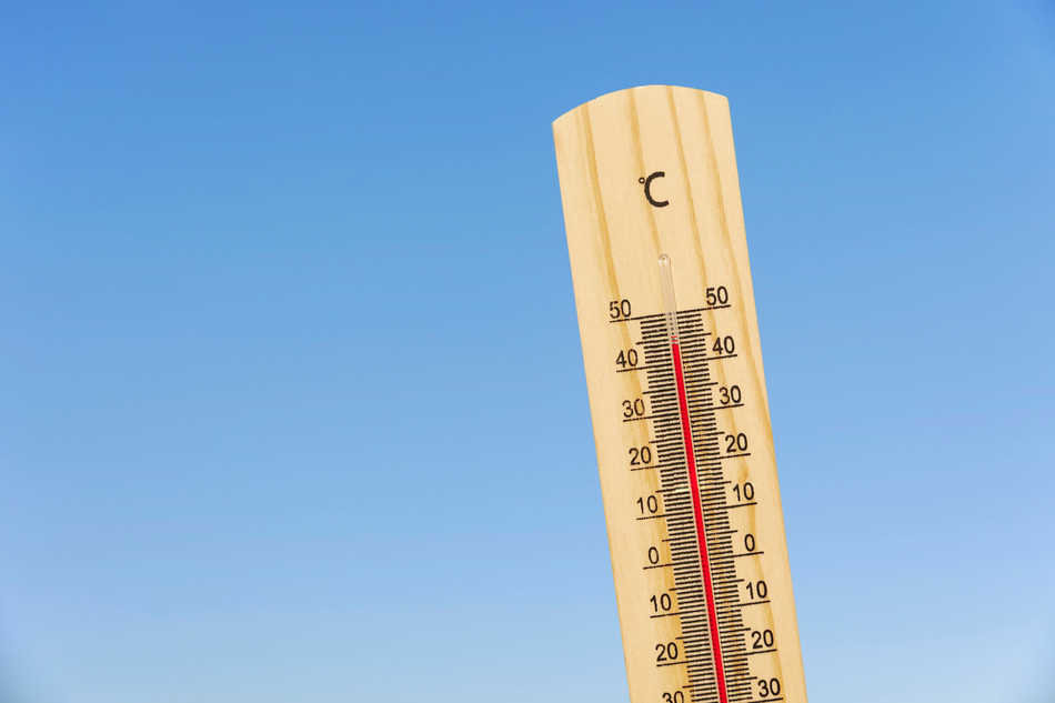 primer-plano-termometro-que-muestra-temperatura-alta (1)