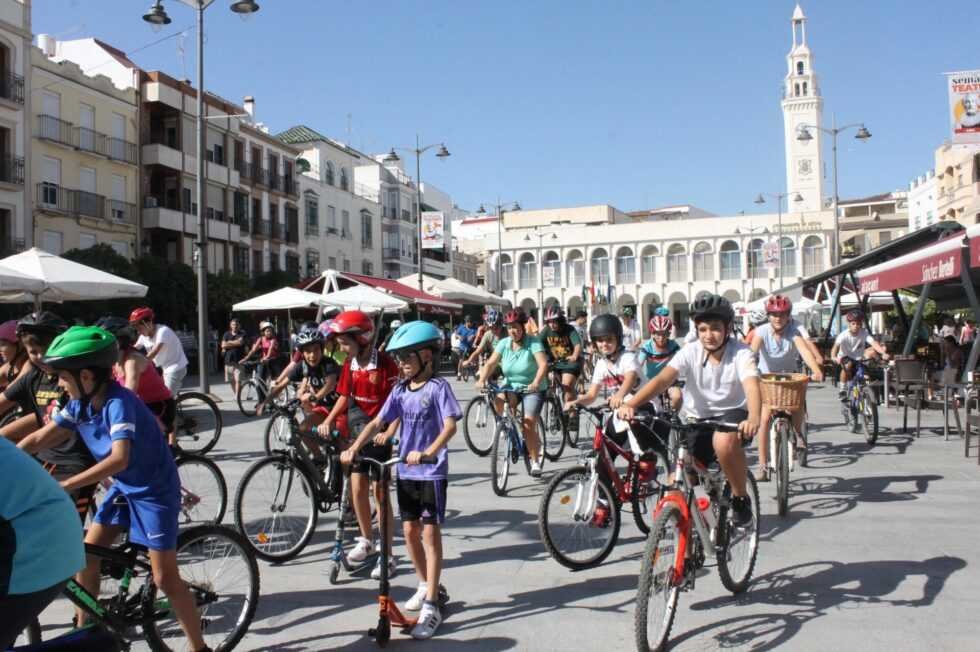 220922-Dia-Europeo-Sin-Coche-Semana-de-la-Movilidad-Ruta-en-bici-desde-colegios-e-ies-20-1-980x652