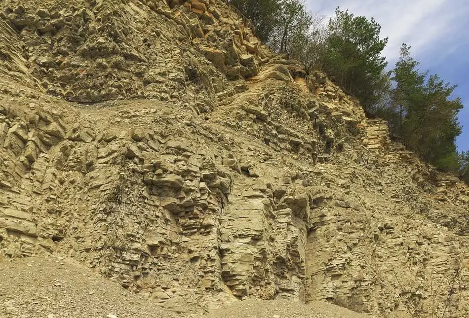 quarry-3330181_1280 (1)
