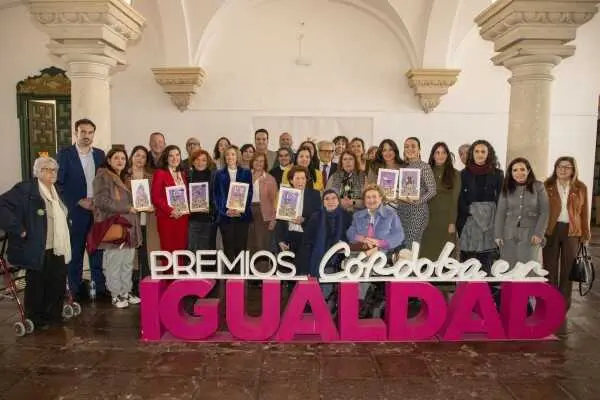 FOTO_Premios-COrdoba-en-Igualdad-_80-scaled-wpcf_600x400