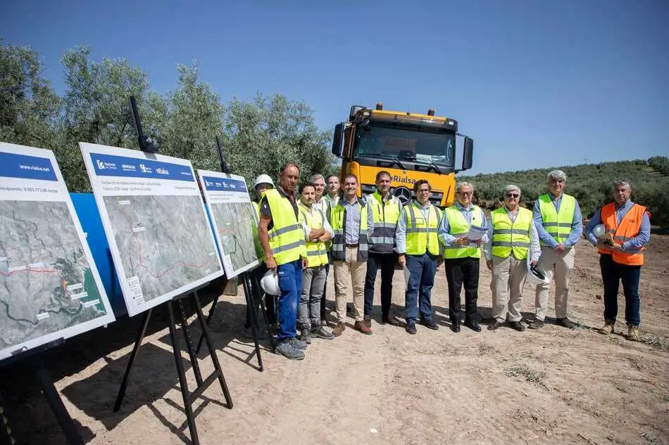 FOTO_Visita obra nueva conducci&oacute;n de abastecimiento Izn&aacute;jar-Casilla del Monte_11 (1)