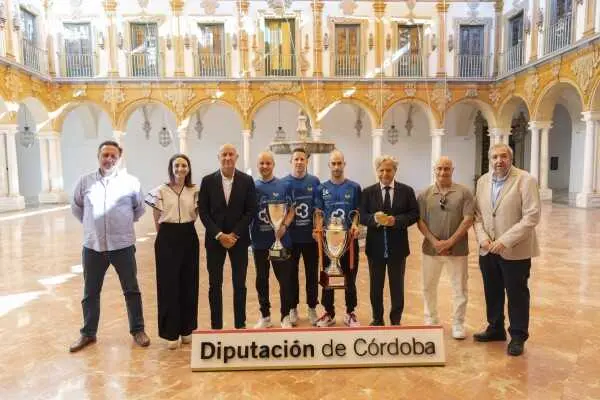 FOTO_RecepciOn-Real-Club-Priego-Tenis-Mesa-5-scaled-wpcf_600x400