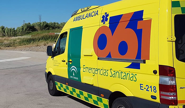 12-08-2021 Ambulancia perteneciente a La Empresa Pública de Emergencias Sanitarias 061
SALUD 
JUNTA DE ANDALUCÍA
