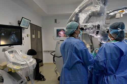 el Hospital Reina      Sofía incorpora un nuevo ecógrafo intracraneal_opt