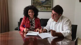 firma acuerdo con La Guarida