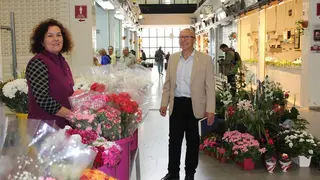Lucas G&oacute;mez visita el mercado de abastos