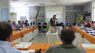 2018062709432137807