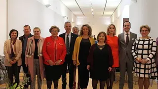 Autoridades y representantes de las asociaciones locales inuaguran el Foro de Mujeres_opt