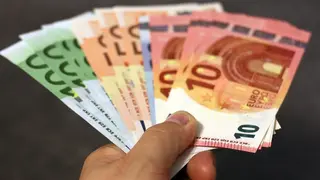 money-g23b5afe6d_1280 (1)