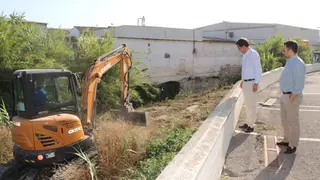 230622-VISITA-ALCALDE-LIMPIEZA-1-980x653