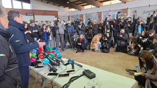 1768823728425Moreno atiende medios (1)