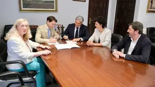 Firma contrato recogida basura y limpieza viaria en Cabra_(30-04-2026)_1 (1)