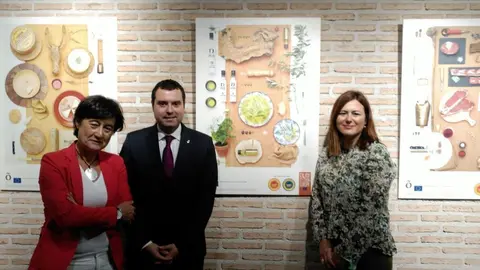 Delegada Gobierno de J.A. Madrid, Alcalde de Priego y Secretaria DO