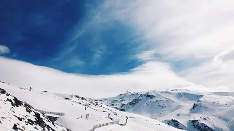 &Aacute;rea_de_esquiar_en_el_Parque_Natural_de_Sierra_Nevada