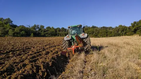tractor-1732144_960_720