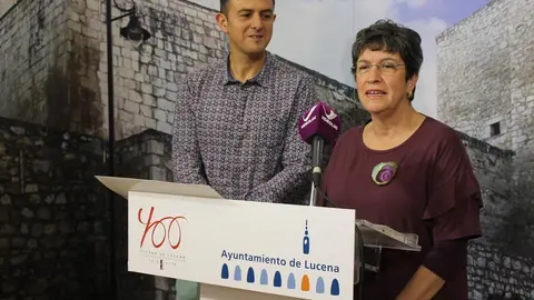 Juana S&aacute;nche junto a Manuel Lara