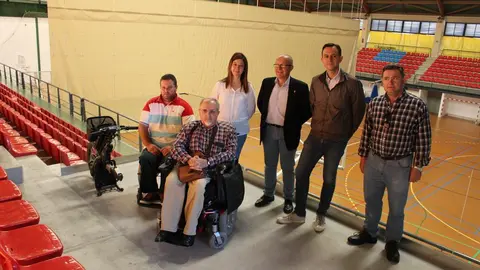 Manuel Lara junto a miembros del Consejo Sectorial y AMFE