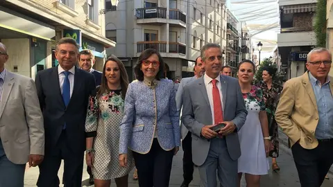 juan_perez_acompana_a_rosa_aguilar