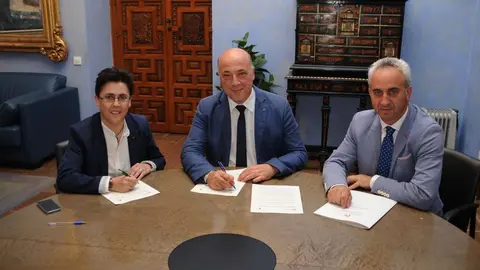 fotofirmaconveniosfuentetojar04