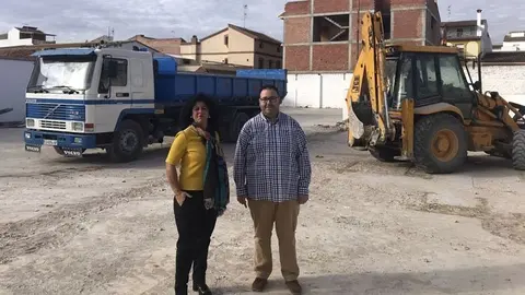 fotograf&iacute;a de archivo acondicionamiento parcela virgen de gracia