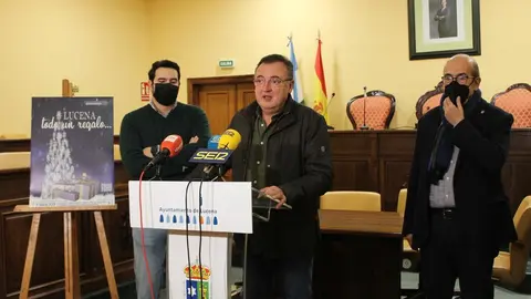 Enrique Reyes presenta el concierto junto a Jos&eacute; Pedro Moreno