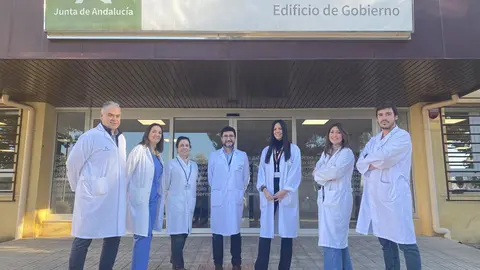 PROFESIONALES QUE HAN PARTICIPADO EN EL TRATAMIENTO (1)