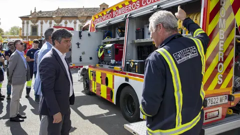 FOTO_Presentacion-de-los-nuevos-camiones-adquiridos-por-el-Consorcio-Provincial-de-Prevencion-y-Extincion-de-Incendios_06-scaled
