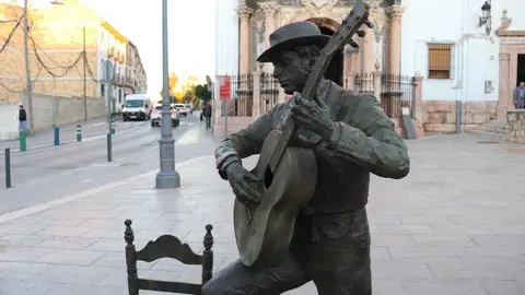 240220 Escultura Paco de Lucena (19) (1)