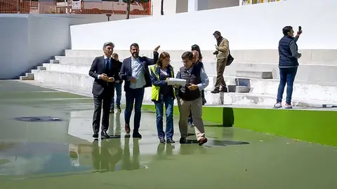 FOTO_Visita-de-Andres-Lorite-a-Instalaciones-Deportivas-de-Luque_14 (1)
