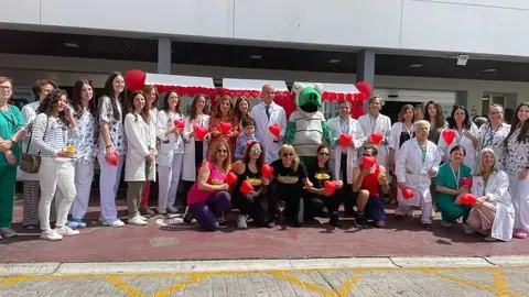 FOTO FAMILIA DIA DEL NI&Ntilde;O HOSPITALIZADO (1)
