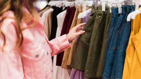 front-view-cute-japanese-girl-shopping (1)