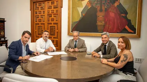 FOTO_Firma-de-convenio-Toro-de-Cuerda-Carcabuey_04-scaled (1)