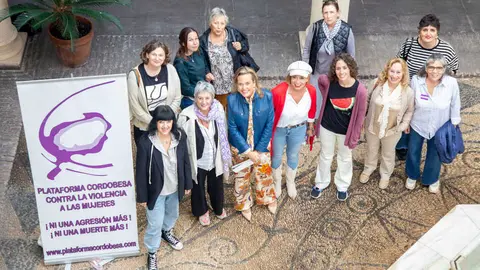 FOTO_Informacion-sobre-el-convenio-que-se-mantiene-con-la-Plataforma-Cordobesa-contra-la-Violencia-a-las-Mujeres_01-scaled (1)