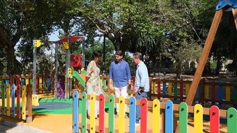 Nuevos juegos infantiles en el barrio de la Villa_(04-07-2025)_1 (2)