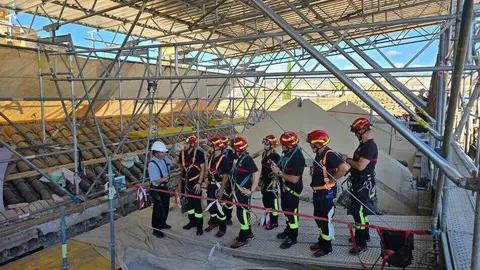 FOTO-Bomberos-Mezquita-Catedral5 (1)