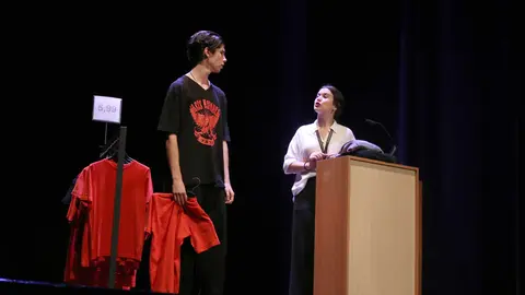 RepresentaciOn-teatral-de-la-Ultima-obra-premiada-scaled