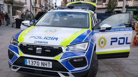 Presentaci&oacute;n nuevo coche patrulla Polic&iacute;a Local de Cabra_(26-12-2025)_4 (1)