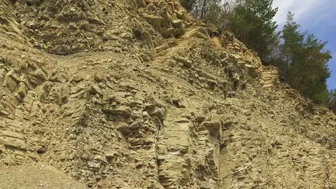 quarry-3330181_1280 (1)
