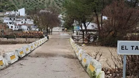 FOTO_N&uacute;cleo urbano del Tarajal (Priego de C&oacute;rdoba) inundado (2)