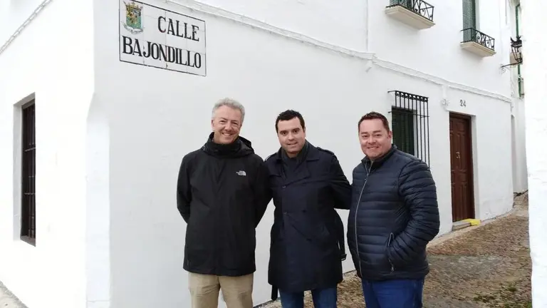 Jos&eacute; Manuel M&aacute;rmol con Neven Maguire y su equipo