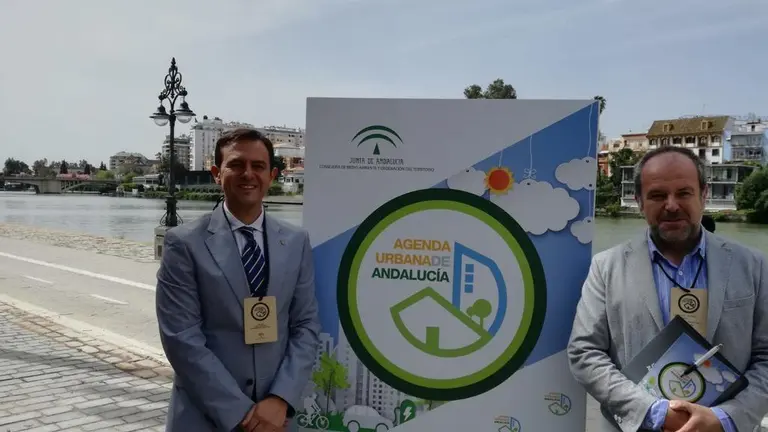 Manuel Lara junto al DT de Medio Ambiente Francisco Algar