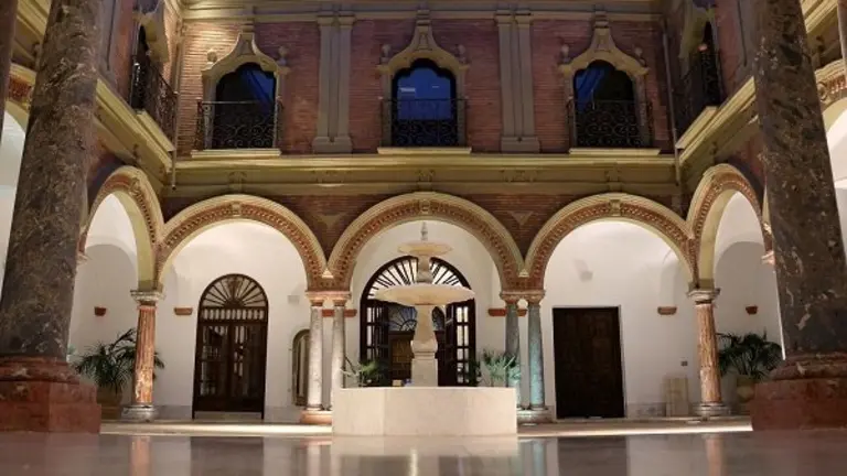 1.2.palacio_de_los_condes_de_santa_ana.aut_.miguel.a.cabeza_cdelegacion_de_turismo-excmo._ayuntamient