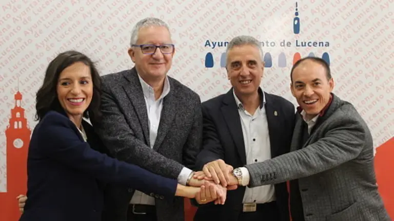 Juan P&eacute;rez, Araceli Bergillos y representantes empresariales_opt